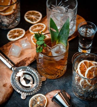 Cocktailworkshop_Freepik_KamranAydinov