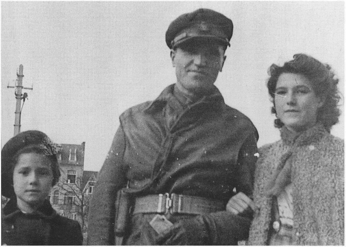 Foto Miel Borghys met vrouw en dochter lezing 6.05.2026-1