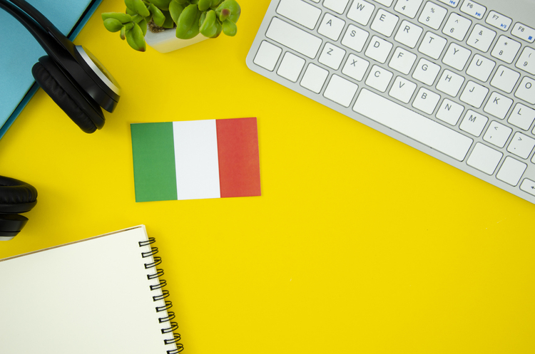 italian-flag-yellow-background-1
